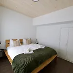 Louisa's Gallery - Whirlpool - Berge & Wandern - Abendruhe - Familien- & Gruppenfreundlich - 1h Von Zuerich Apartmán *