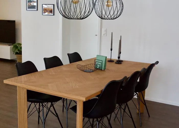 Louisa's Gallery - Stilvolles Ruhiges Alpine Mit Whirlpool & Bergblick - Wandern & - Swiss Alps Lägenhet