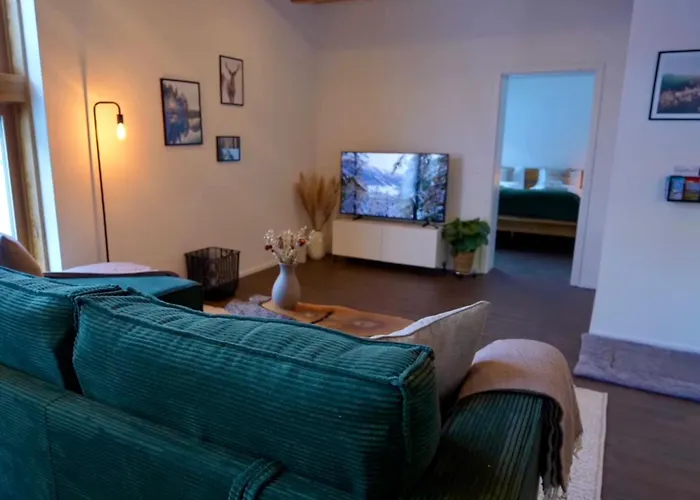 Louisa's Gallery - Stilvolles Ruhiges Alpine Mit Whirlpool & Bergblick - Wandern & - Swiss Alps *