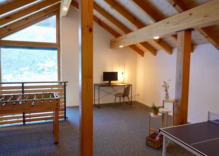 Louisa's Gallery - Stilvolles Ruhiges Alpine Mit Whirlpool & Bergblick - Wandern & - Swiss Alps Apartment Alt St. Johann